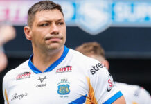 Legendary Leeds Rhinos winger Hall retires