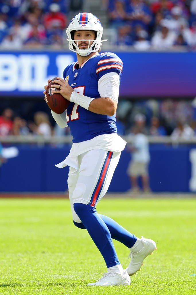 josh-allen-17-buffalo-bills-143758940.jpg