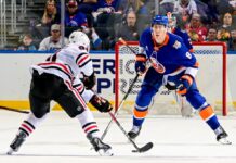 Islanders’ injury-necessitated defense shuffle is no problem in win over Blackhawks