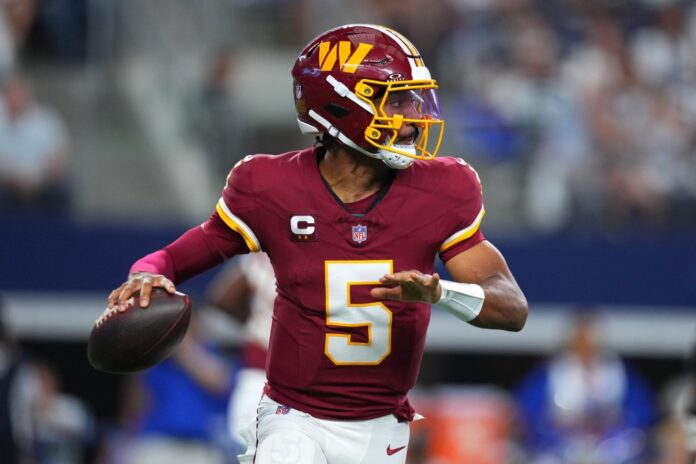 looks-pass-dallas-cowboys-first-141883491.jpg