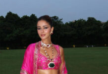 Poised in Pink: Navratriâs Grand Finale in Pretty Pink