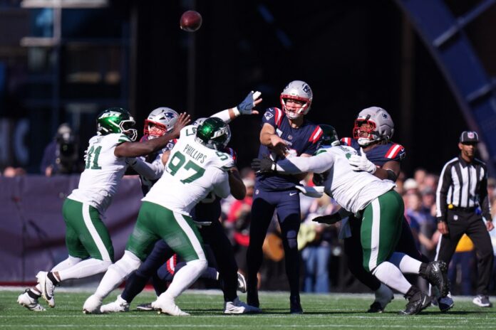 new-england-patriots-quarterback-drake-145612982.jpg