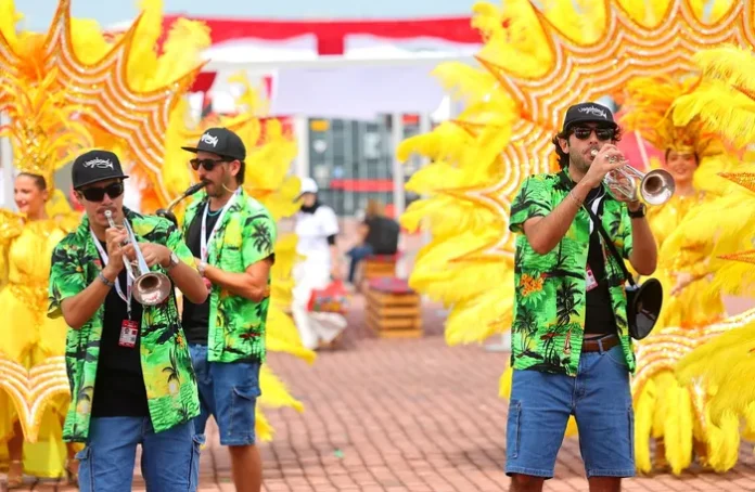 performers-play-trumpets.webp