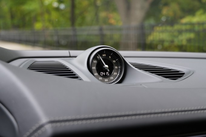 porsche-macan-turbo-sport-chrono.jpeg