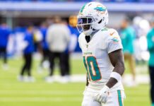 Vikings stadium board causes Tyreek Hill stir as wide receiver responds