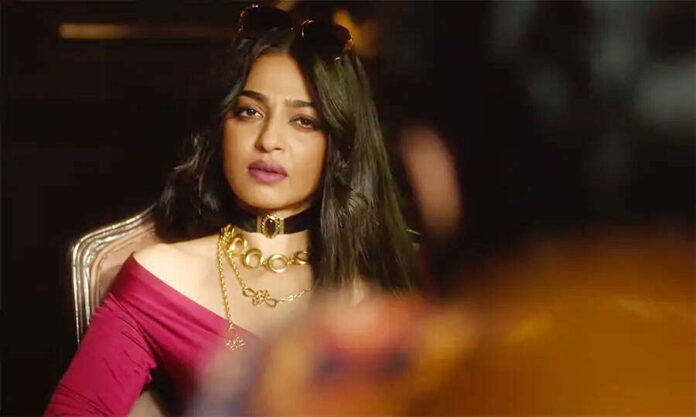 radhikaapte11793174144.jpg