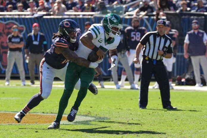 sacked-chicago-bears-linebacker-devin-143762846_203cb2.jpg