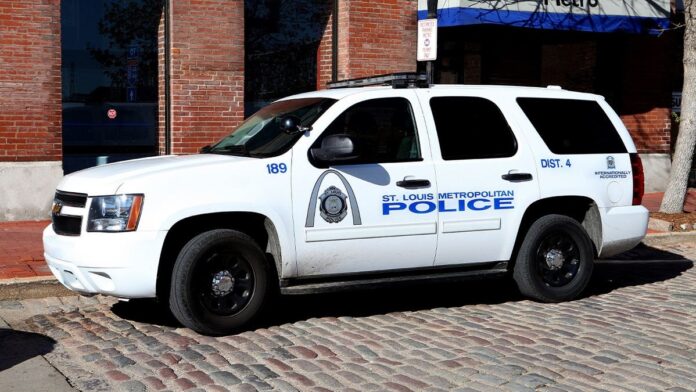st-louis-police_001.jpg