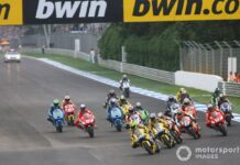 The closest finish in MotoGP history: Toni Elias over Valentino Rossi 20 years ago