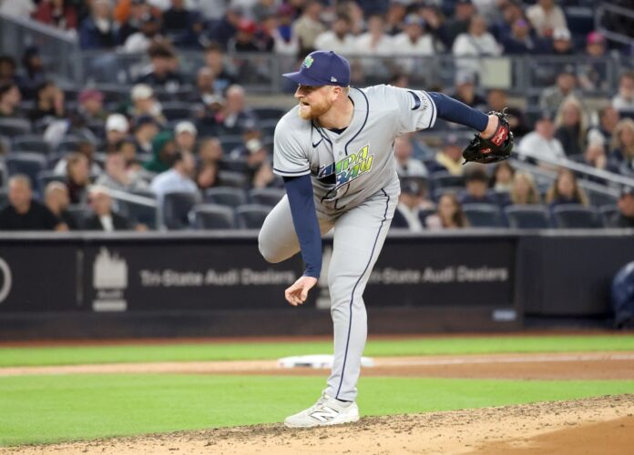throws-pitch-fifth-inning-new-142110963_3deb50.jpg