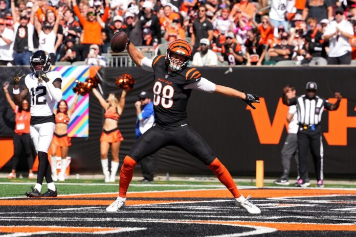 tight-end-mike-gesicki-88-143776195.jpg
