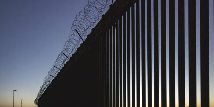 us-mexico-border-wall-arizona.jpg