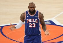 Trump calls for LeBron James to apologize for his national anthem antics