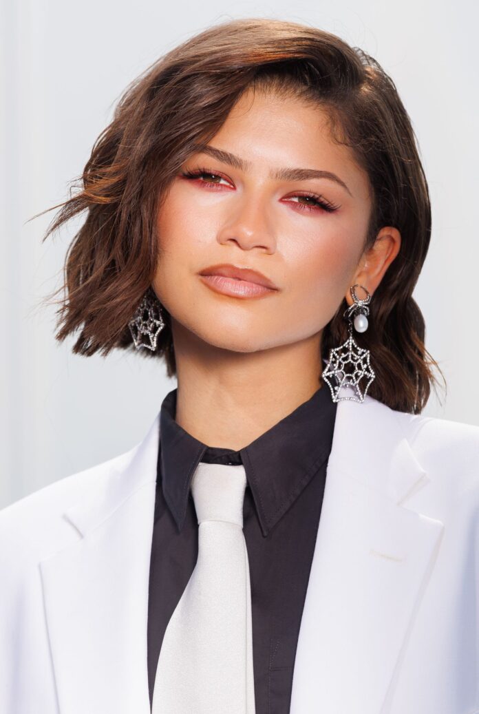 zendaya%2520red%2520eyeliner%2520close.jpg